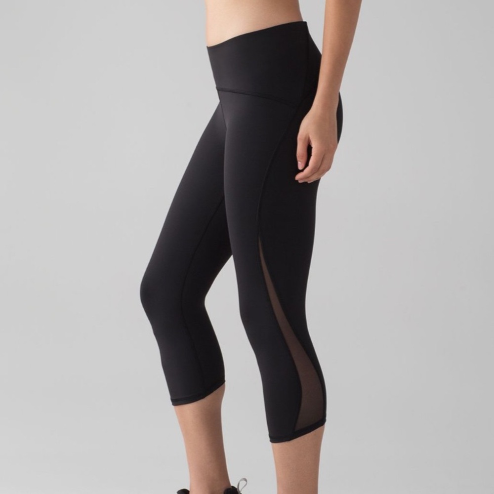 Black Lululemon Train Times Crop (17") Size 8